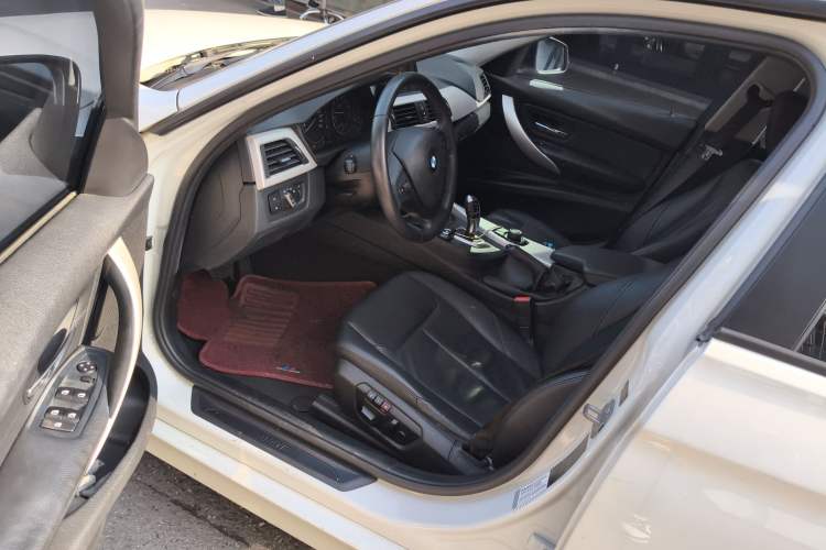 Used BMW 3 Series 2013 320i Sport Edition