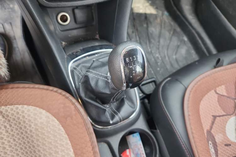 Used Buick Encore 2014 1.4T Manual Two-Wheel Drive Urban Sport Model Gear Lever