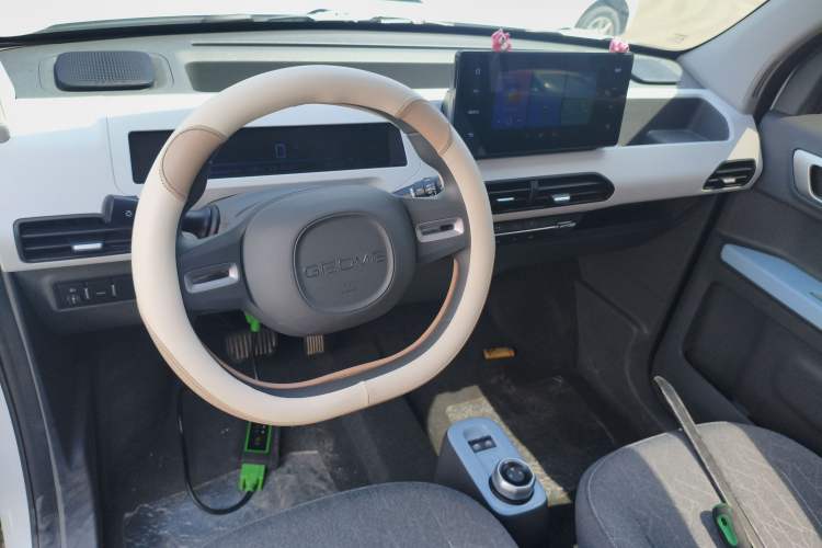 Used Geely Galaxy Panda 2024 Panda Mini 200km Endurance Bear
