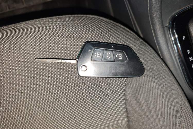 Used Volkswagen Polo 2016 1.6L Automatic Comfort Model Interior 1