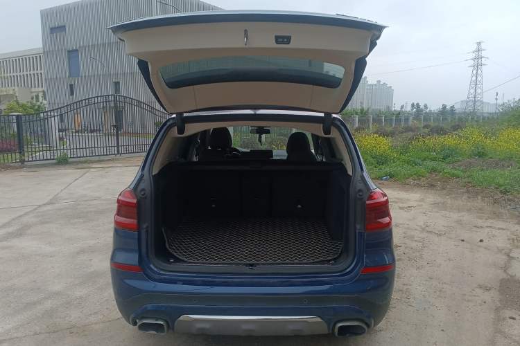 Used BMW X3 2020 xDrive28i Luxury Package Trunk