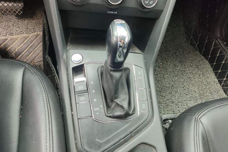 Used Volkswagen Tharu 2020 280TSI Two-Wheel Drive Trend Edition China VI Standard Gear Lever