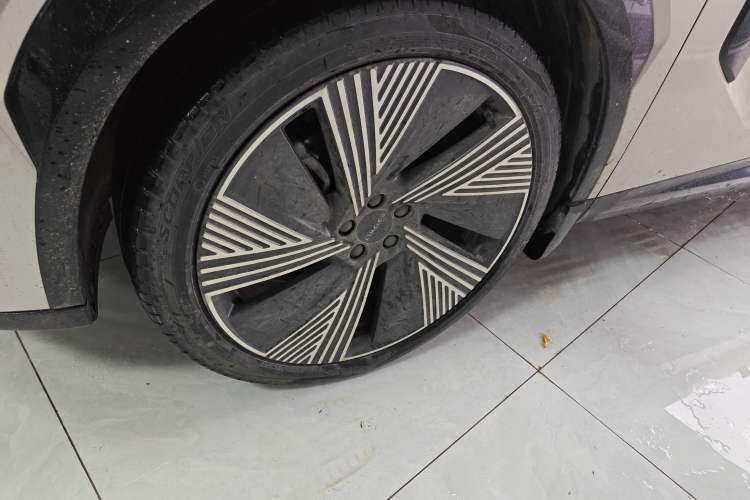 Used Lynk & Co 08 EM-P 2023 120km Long-Range Pro Left Front Wheel Hub