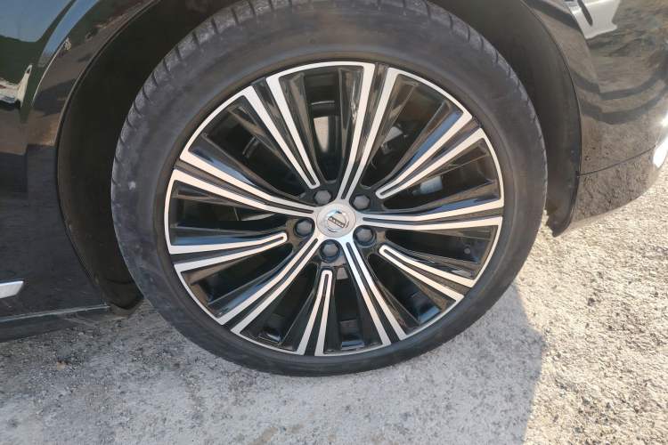 Used Volvo S90 2023 B5 Zhiyuan Luxury Edition Right Front Wheel Hub