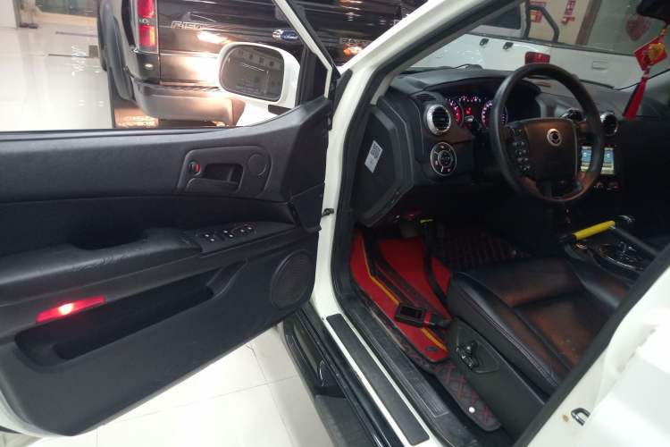 Used SsangYong Actyon 2014 2.3L Two-Wheel Drive Automatic Elite Gasoline Version
