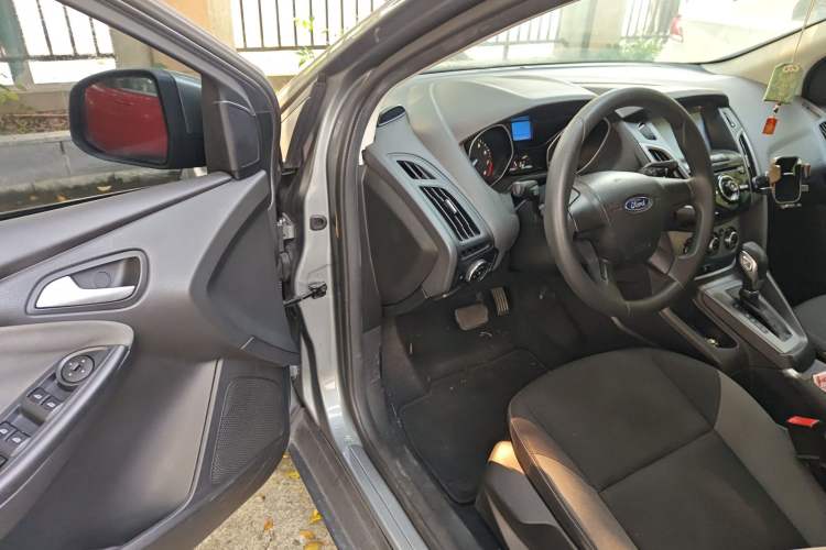 Used Ford Focus 2012 Hatchback 1.6L Automatic Comfort Model Driver Seat