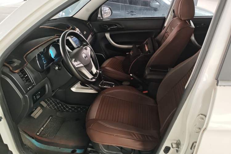 Used CHANGAN CS35 2015 1.6L Automatic Luxury Model China IV Standard
