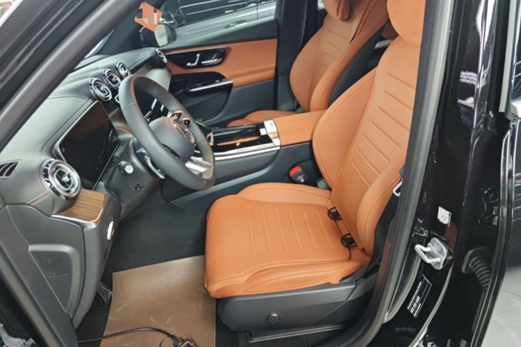 Used Mercedes-Benz GLC 2025 Refreshed GLC 300 L 4MATIC Dynamic Version 5 Seats Left Front Seat