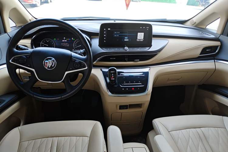 Used Buick GL8 2023 Facelifted Land Cruiser Executive Luxury Version