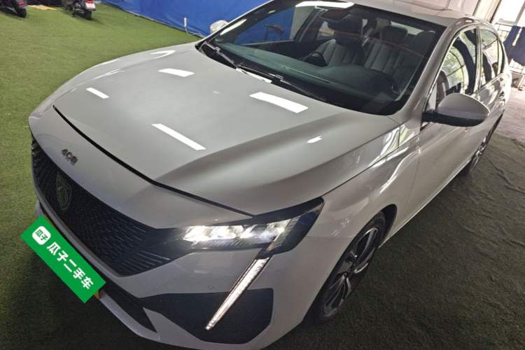 Ojetý Peugeot 408 2022 1.6T Dream Edition