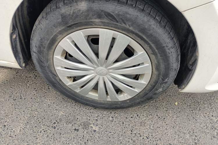 Used Volkswagen Santana 2016 1.6L Manual Fashion Edition Exterior 1