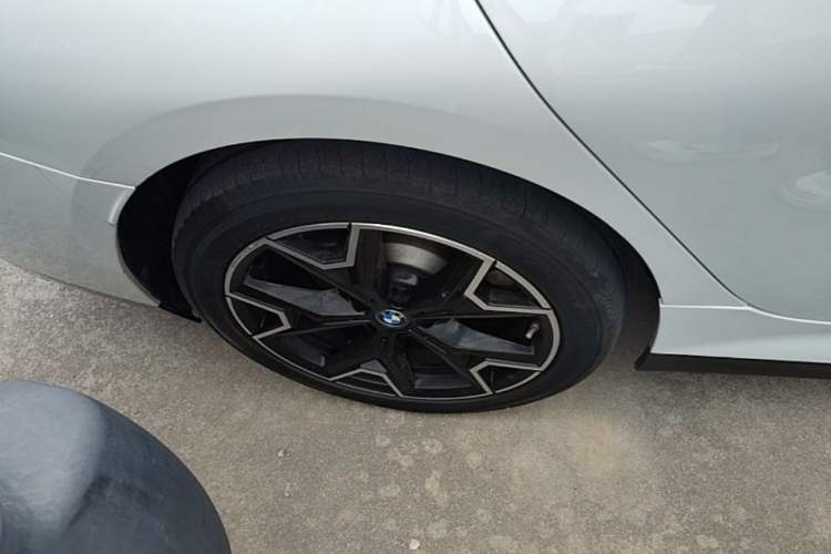 Used BMW i3 2023 eDrive 40 L Midnight Edition
