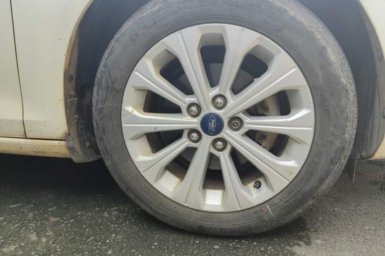 Used Ford Escort 2015 1.5L Automatic Fashion Model