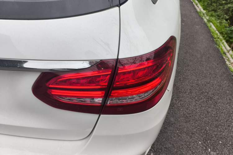 Used Mercedes-Benz C-Class 2017 Facelift C 200 Station Wagon
