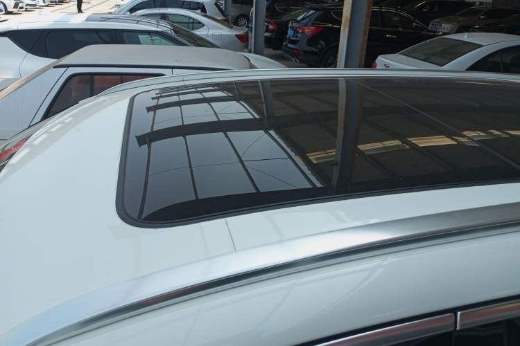 Used Lynk & Co 09 2021 2.0T Halo Six-Seater
