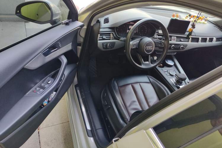 Used Audi A4L 2019 35 TFSI Ambition China VI
