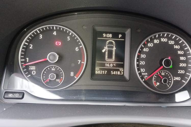 Used Volkswagen Touran 2015 1.4T DSG Luxury Edition 5-Seater Instrument Cluster