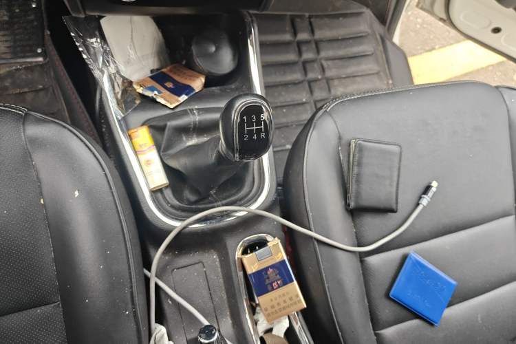 Used Jinbei Gold Hiace 2023 1.5L Passenger Vehicle Engineering Lion 5/6/7 Seater