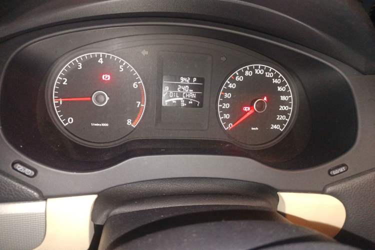 Used Volkswagen Sagitar 2014 1.6L Automatic Comfort Model Instrument Cluster
