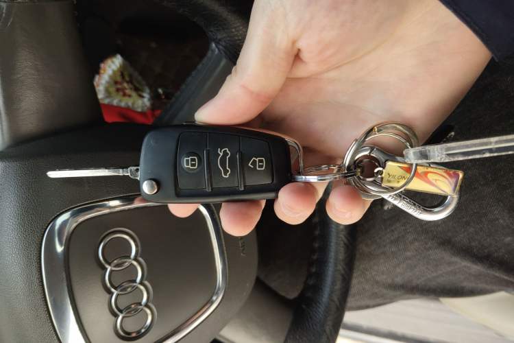 Used Audi A6L 2005 2.0T automatic standard version Vehicle Key