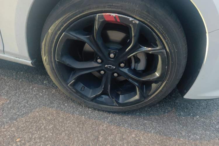 Used Chevrolet Malibu XL 2019 Redline 550T Automatic Sport Edition Right Front Wheel Hub