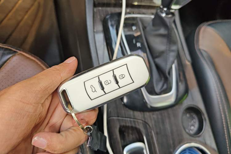 Used GAC Trumpchi GS5 Super 2015 1.8T Automatic Two-Wheel Drive Luxury Edition Vehicle Key