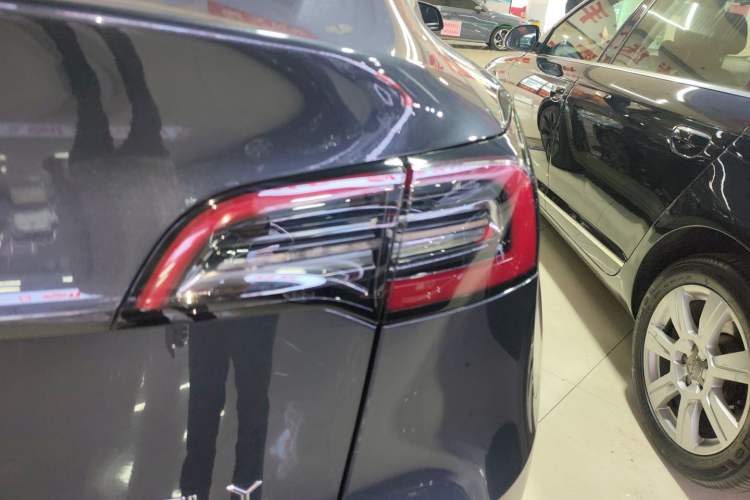 Used Tesla Model Y 2024 Rear-Wheel-Drive Version Exterior 3