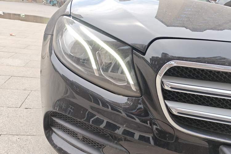 Used Mercedes-Benz E-Class 2020 Restyled E 300 L Sport Exclusive Edition Right Front Headlight