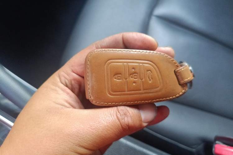 Used Dongfeng Aeolus AX7 2015 2.0L Automatic Zhiyi Trim
