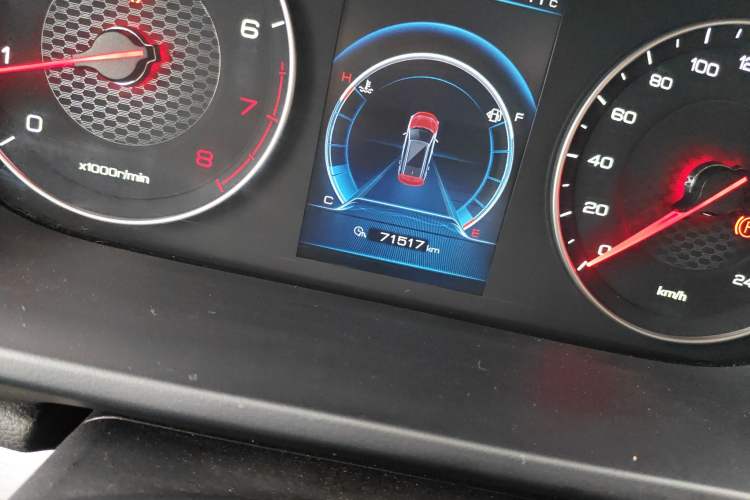 Used BYD Tang 2018 2.0T Automatic Smart Connect Prestige 7-Seater China V Standard Odometer Close Up