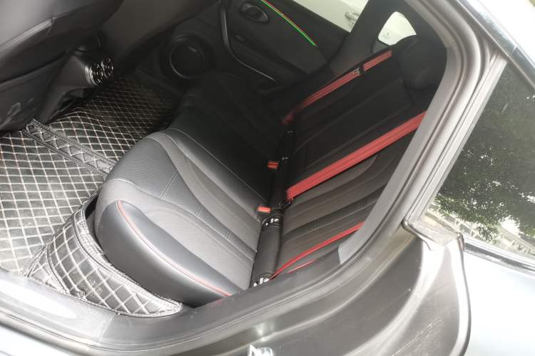 Used ORA Lightning Cat 2024 Dark Night Edition 555km Prestige Version Left Rear Seat