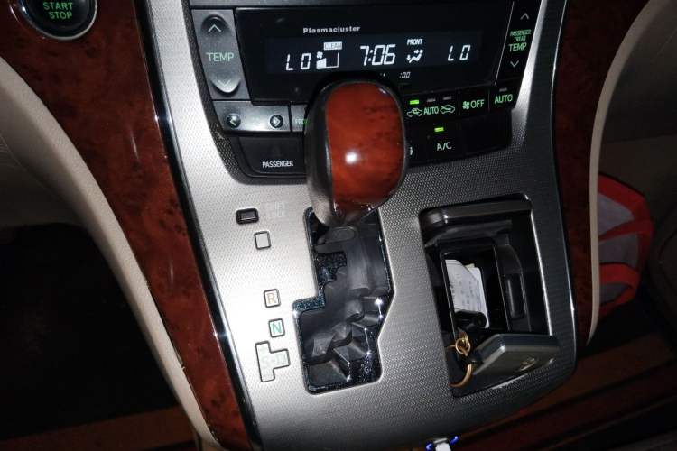 Used Toyota Alphard 2011 3.5L Luxury Edition