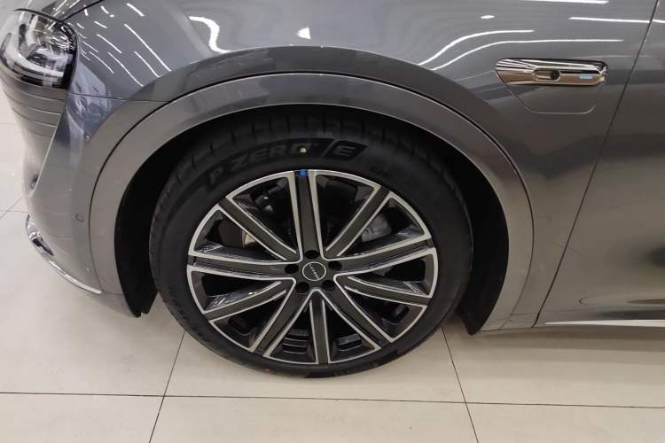 Used Hima Luxeed R7 2024 All-Electric 802 km Max Left Front Wheel Hub