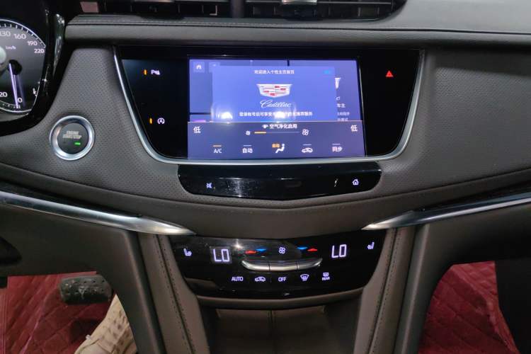 Used Cadillac XT5 2022 2.0T Two-Wheel Drive Luxury Version Audio And AC Panel