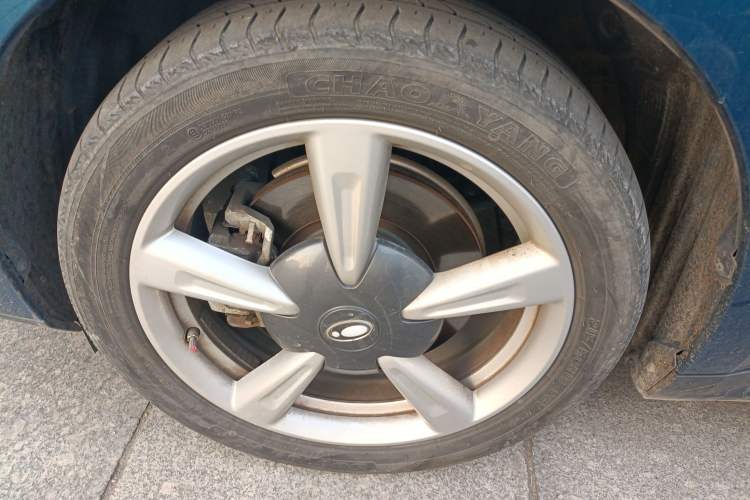 Used ORA Good Cat 2023 401 km Standard Range Luxury Version Lithium Iron Phosphate Exterior 4