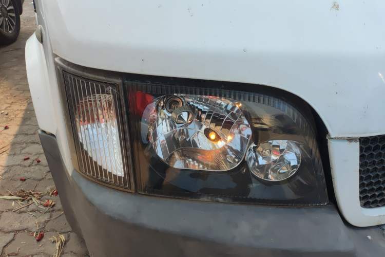 Used Ford Classic Transit 2016 2.8T Diesel Short-Wheelbase 6-Seater Mid-Roof Multifunction Vehicle JX493ZLQ4
