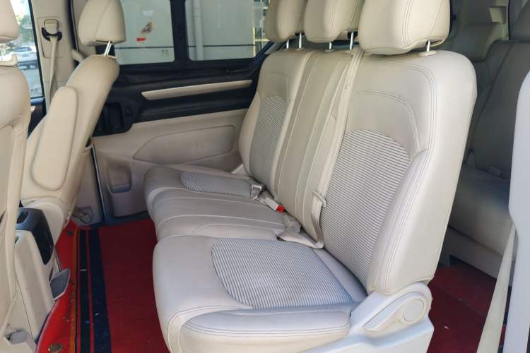 Used SAIC MAXUS G10 2018 PLUS 1.9T Manual Elite Edition Diesel Left Rear Seat