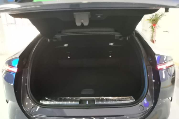 Used Avatr 12 2026 Ultra Pure-Electric All-Wheel-Drive Version Trunk