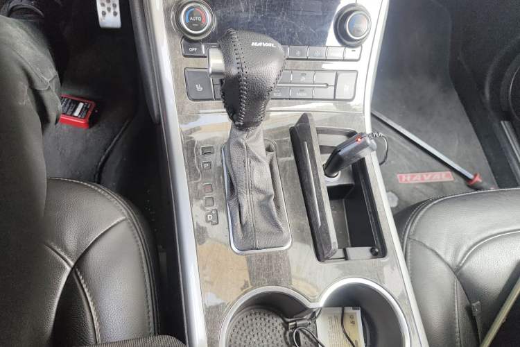 Used Haval H8 2015 2.0T Two-Wheel-Drive Luxury Version