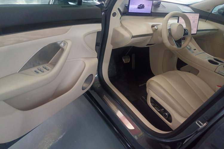 Used Hima Luxeed R7 2025 Range-Extended Version 251 km Max