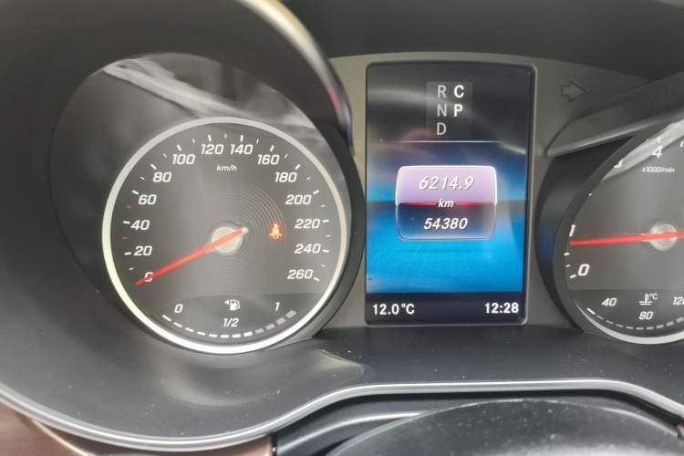 Used Mercedes-Benz V-Class 2021 V 260 Avantgarde Edition
