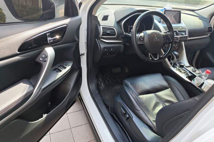 Used Mitsubishi Eclipse Cross 2019 1.5T CVT Two-Wheel Drive Belief Edition China VI Standard Driver Seat