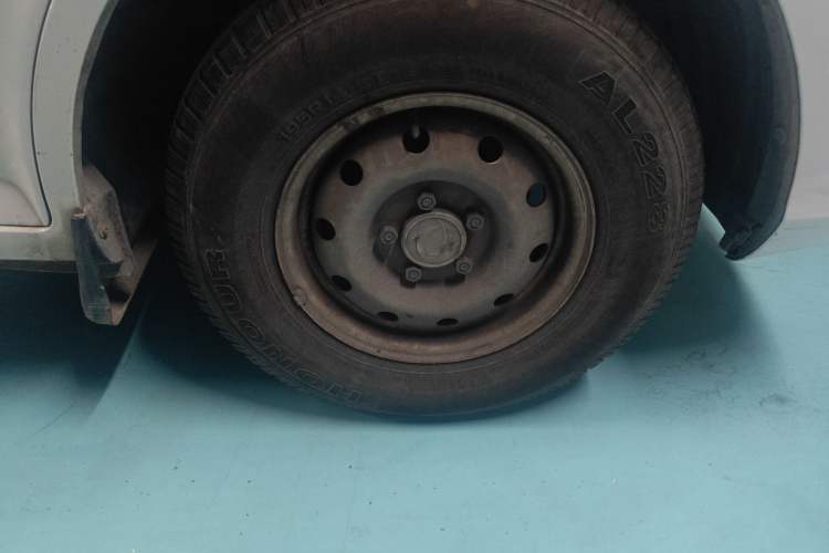 Used Dongfeng Yufeng EM26 
