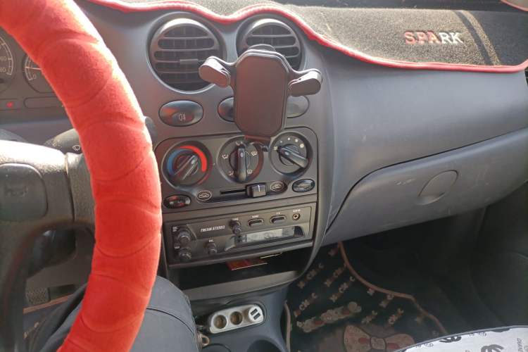 Used Baojun Lechi 2012 Revised 1.0L Manual P-TEC Standard Edition Audio And AC Panel