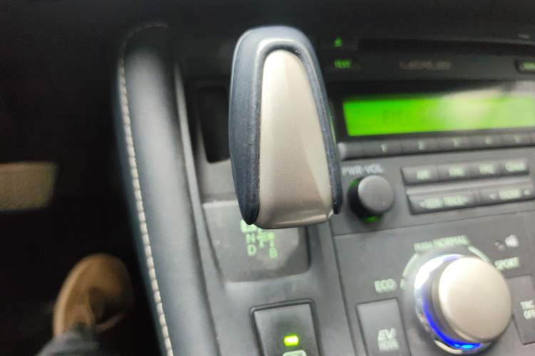 Used Lexus CT 2017 CT200h Elite Edition Solid Color China V Standard Gear Lever