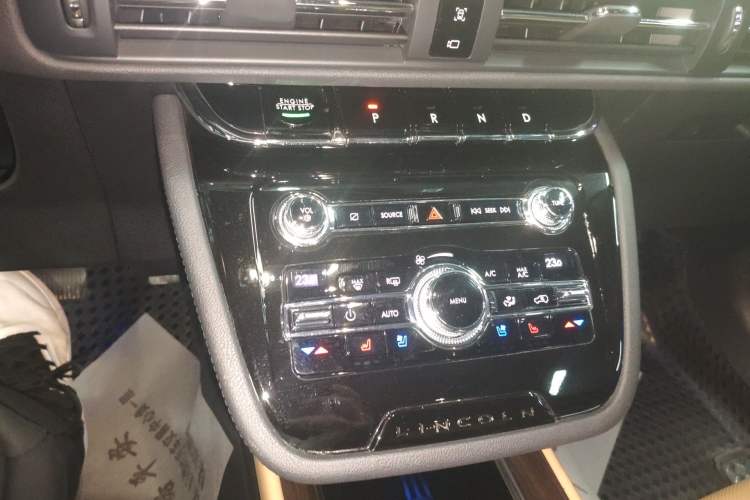 Used Lincoln Corsair 2020 2.0T Two-Wheel Drive Luxury Edition Gear Lever