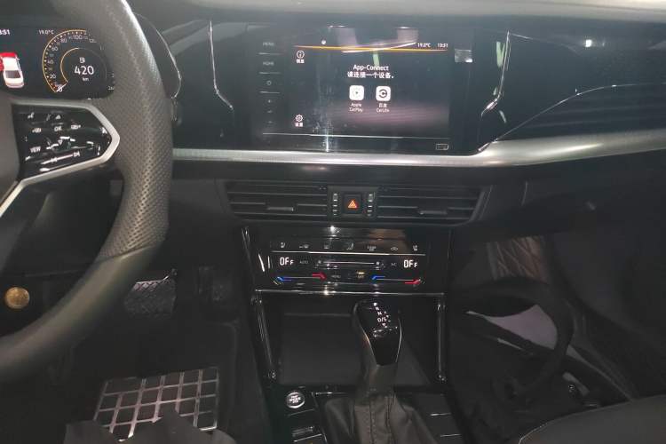 Used Volkswagen Passat 2024 380TSI Starry Elite Edition Audio And AC Panel