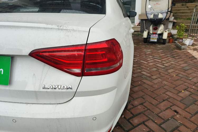 Used Volkswagen Lavida 2018 Classic 1.5L Automatic Fashion Edition China VI Standard
