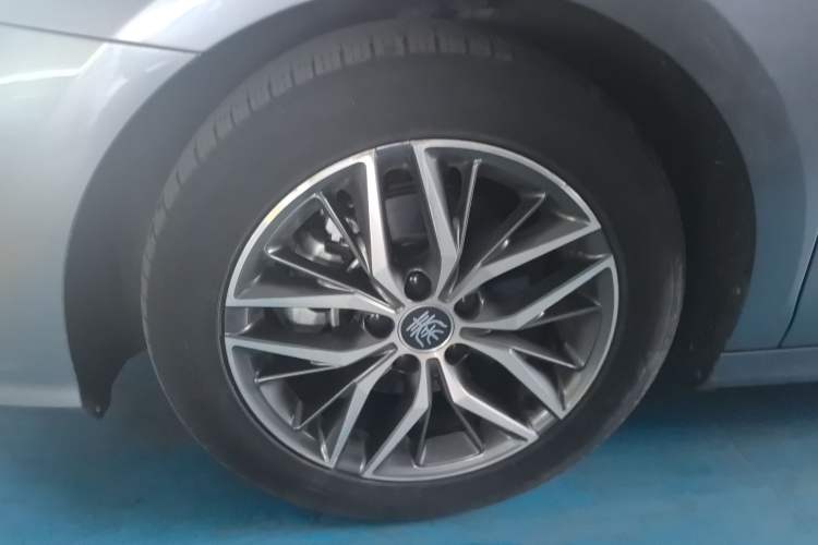Used BYD Qin PLUS 2021 DM-i 55KM Flagship Model Left Front Wheel Hub