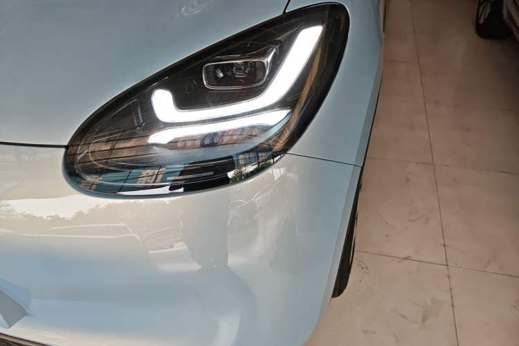 Used Wuling Bingo 2025 333 km Lingxi Connected Version Left Front Headlight